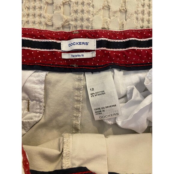 Dockers Womens Shorts Size 12 Khaki Neutral Comfortable Casual Match Everything! - Picture 3 of 11